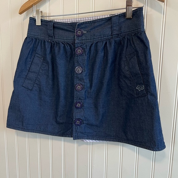 Fox Women's Blue Denim mini Skirt juniors size 5 button up front pockets - Picture 3 of 7